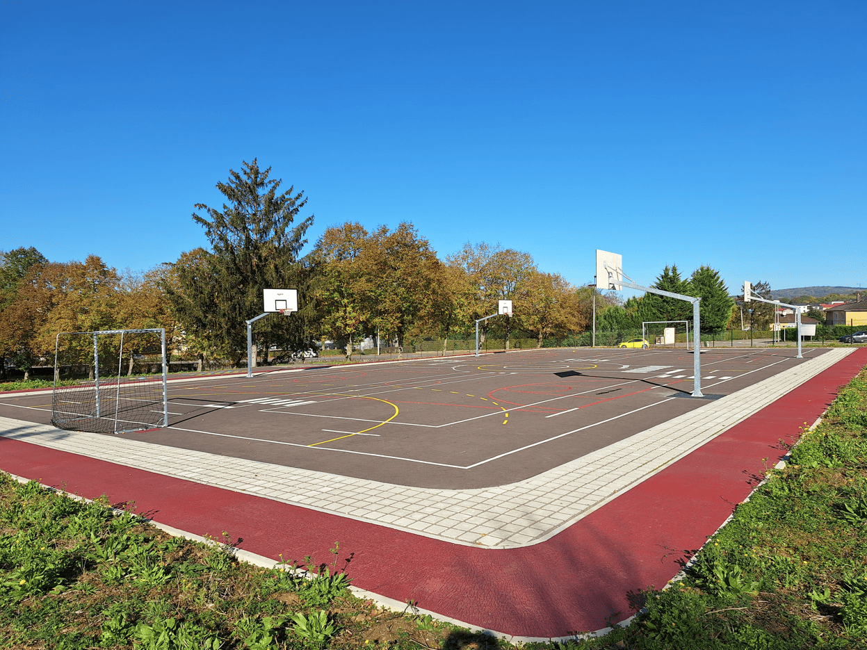 Terrain de sports des écoles de Pont-à-Mousson (54)